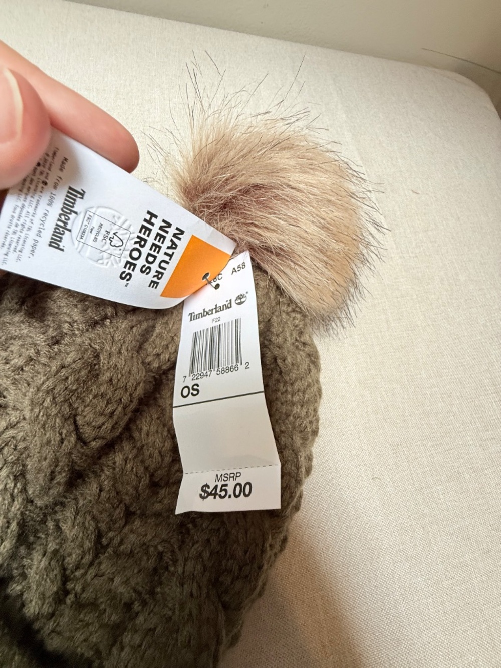 Timberland Cable Knit Hat With Faux Fur Pom Pom New With Tag - Picture 3 of 11